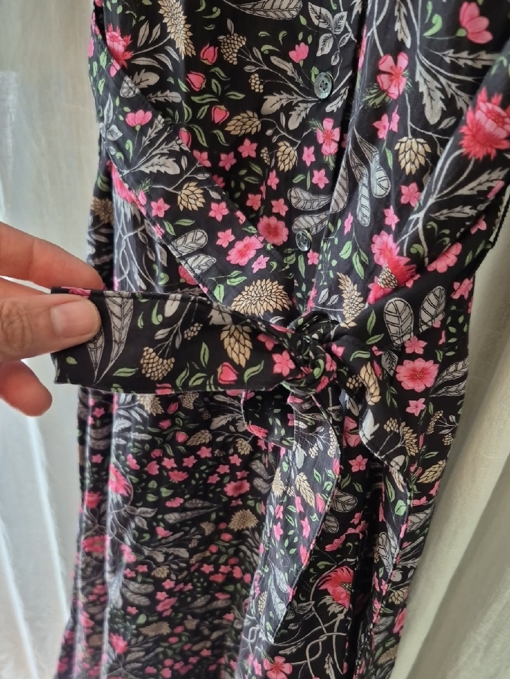 J. McLaughlin Black Dress Silk & Cotton with Pink Floral Print - Picture 6 of 7